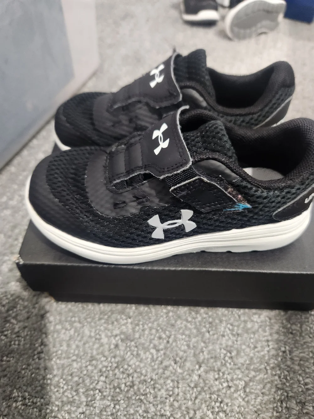 Under Armour Kids' Black Athletic Sneakers Size 8